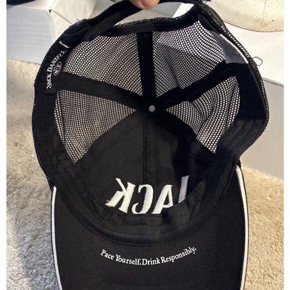 Jack Daniels Trucker Hat Black Mesh Embroidered Logo & Adjustable Strap - Picture 5 of 7